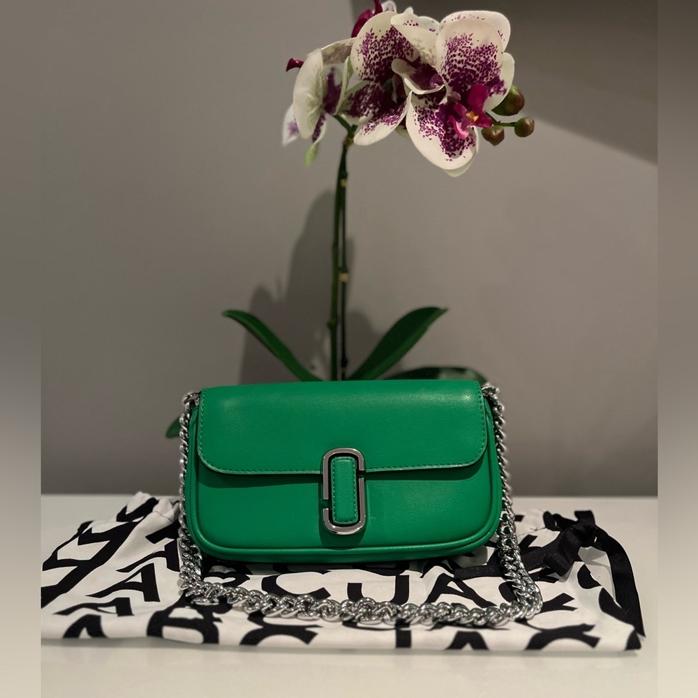 Marc Jacobs Vibrant Green Crossbody Bag - Picture 2 of 16